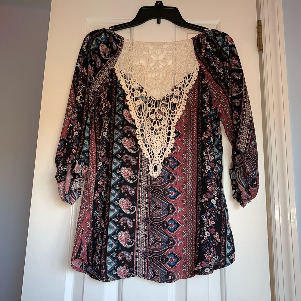Lace, Patterned shirt - Picture 1 of 3